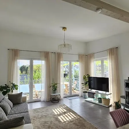 Design Mit Traumhaftem Blick Ins Wiedtal 아파트 Over (Neuwied)