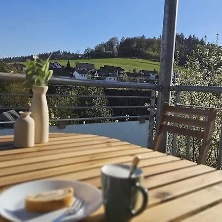 Design Mit Traumhaftem Blick Ins Wiedtal 아파트 *