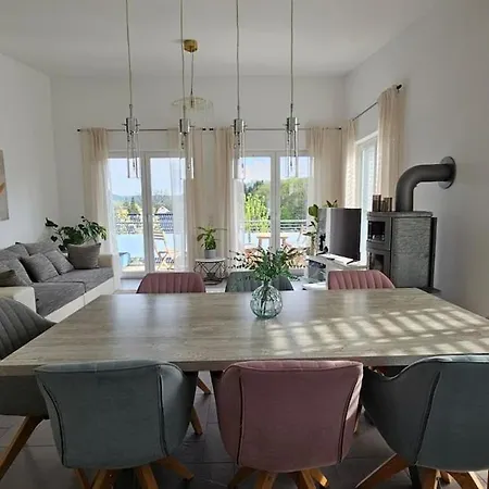 아파트 Design Mit Traumhaftem Blick Ins Wiedtal *