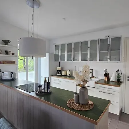 아파트 Design Mit Traumhaftem Blick Ins Wiedtal