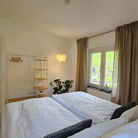 Design Mit Traumhaftem Blick Ins Wiedtal 아파트